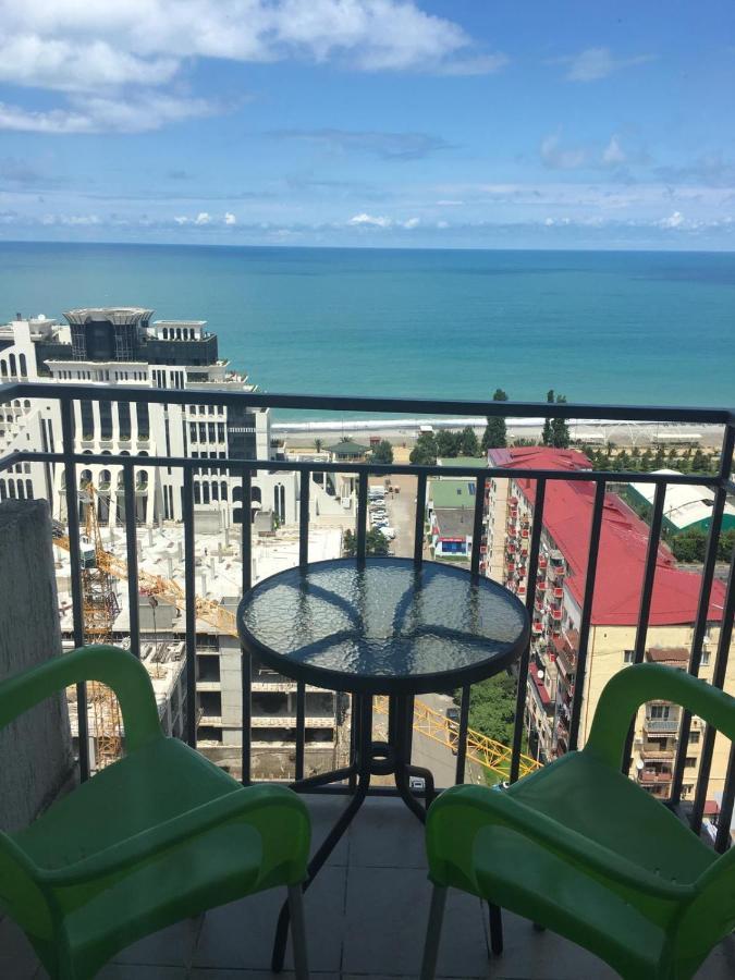 Apartment Anri 16A Inasaridze Street Batumi Eksteriør billede